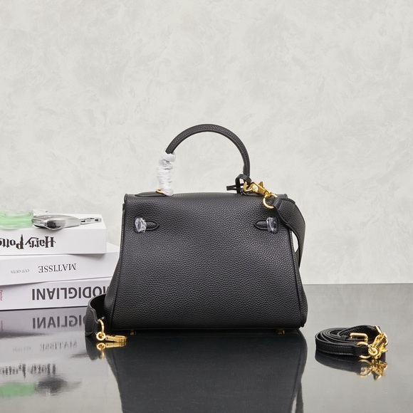 Hermes Kelly 25 Bag - Black Togo Leather with Gold Hardware - Picture 4 of 5
